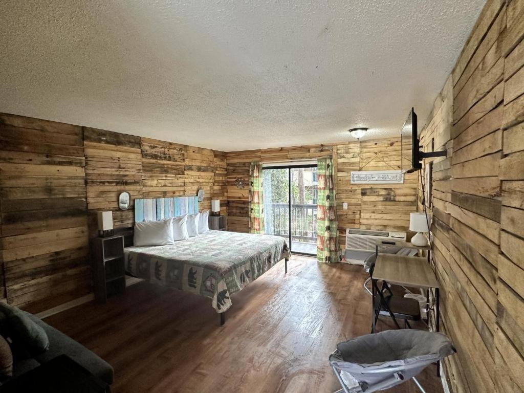Ski Mountain Lodge ガトリンバーグ エクステリア 写真